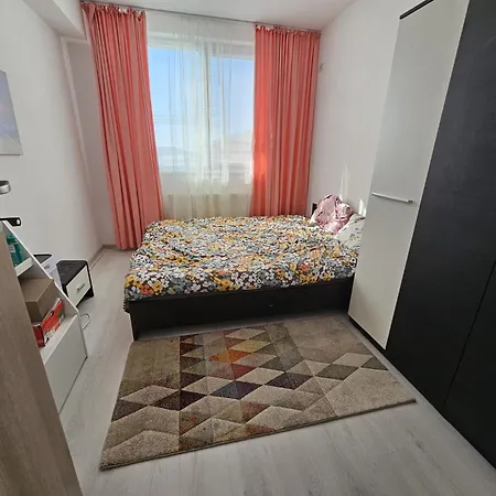 3 * Bucarest